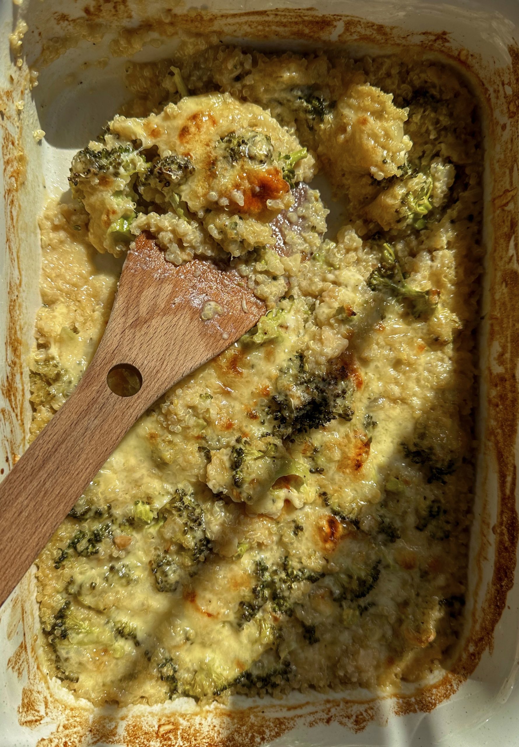 Easy Cheesy Quinoa Broccoli Bake