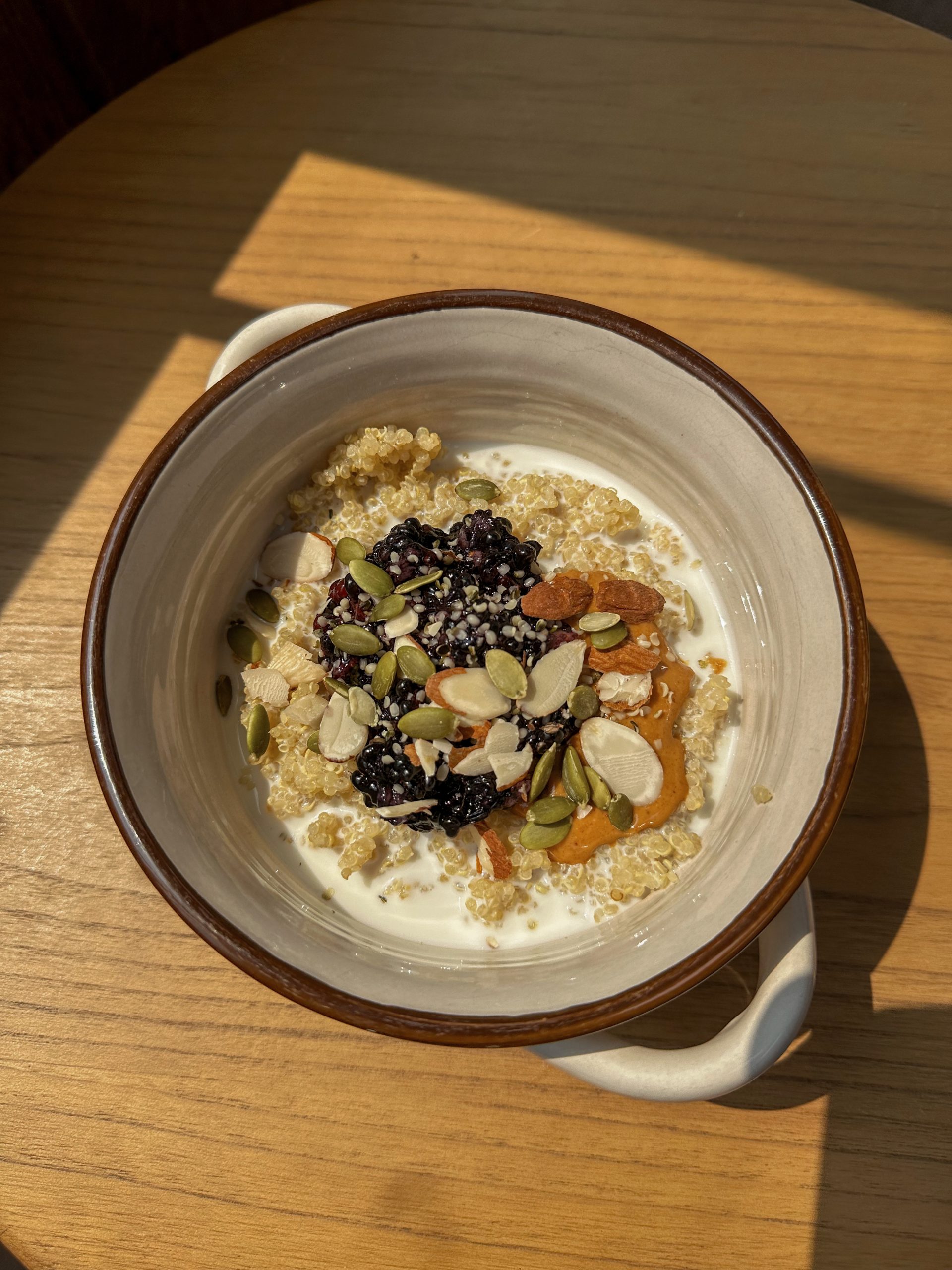 Healthy Quinoa Breakfast Bowl
