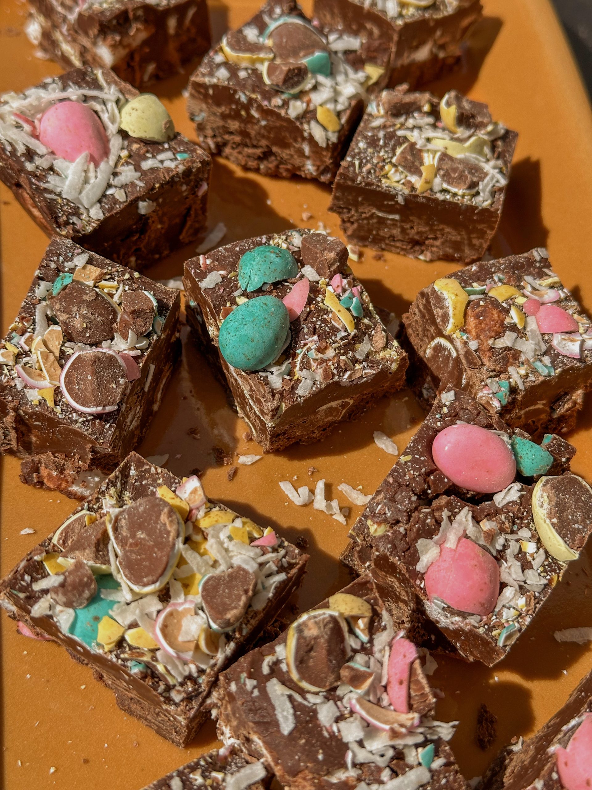 Easy Cadbury Egg Fudge Brownies